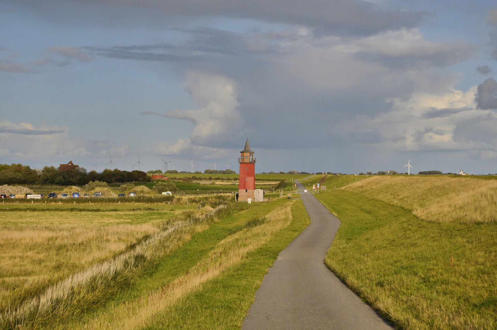 Dagebüller Deich mit Leuchtturm