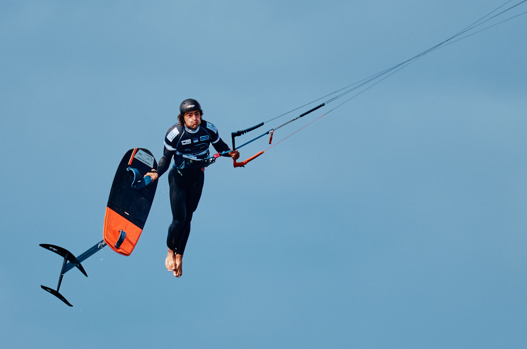 Wassersportler im Wasser beim Defender GKA Kite-Surf World Cup auf Sylt